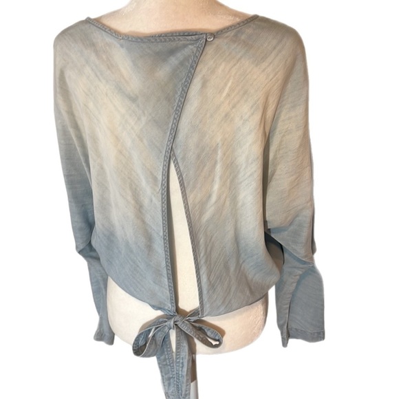 NWOT Chelsea and Violet Chambray Shirt Open Back With Tie Size L - Picture 2 of 12